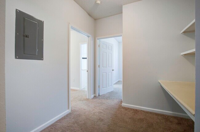 Building Photo - 1213 Rosewood Ln