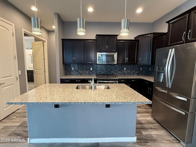 Building Photo - 20618 W Edgemont Ave