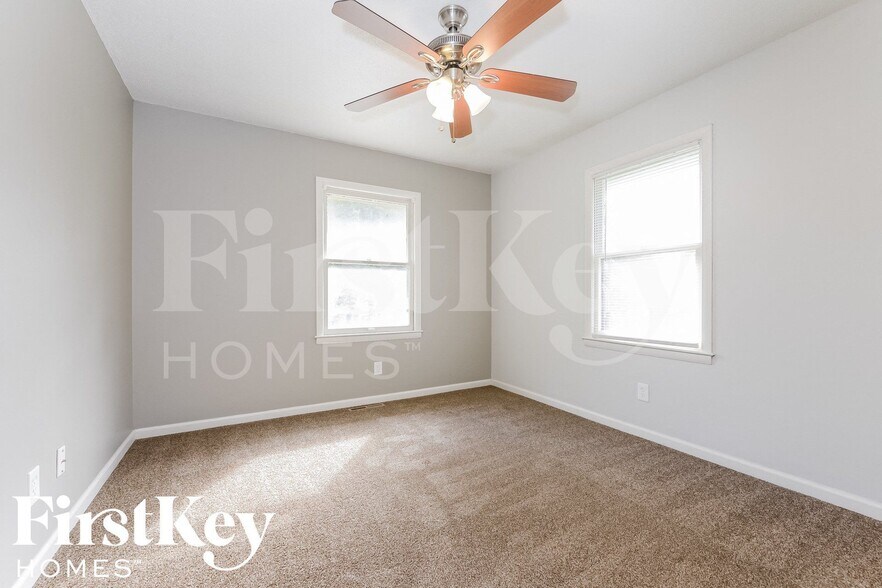 Building Photo - 9220 Oakland Ave