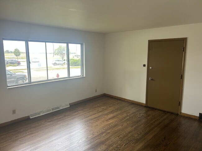 Building Photo - Three bedroom lower unit.