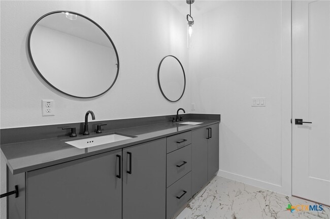 Building Photo - 2165 Gabriels Pl