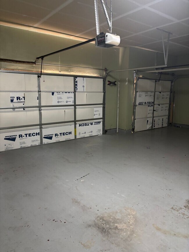 Building Photo - Beautiful Plumas Lake Home AVAILABLE NOW!