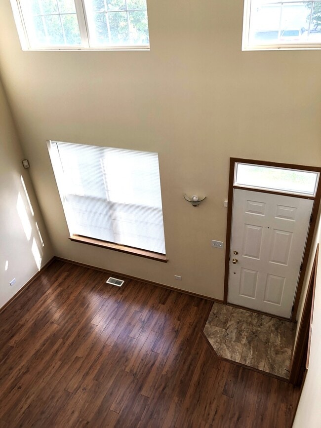 Building Photo - 1860 Fescue Dr