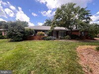 Building Photo - 245 Treeline Dr