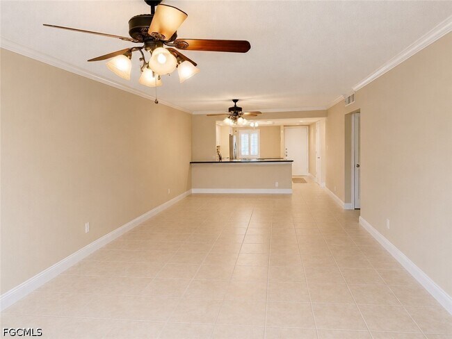 Building Photo - 2264 Winkler Ave