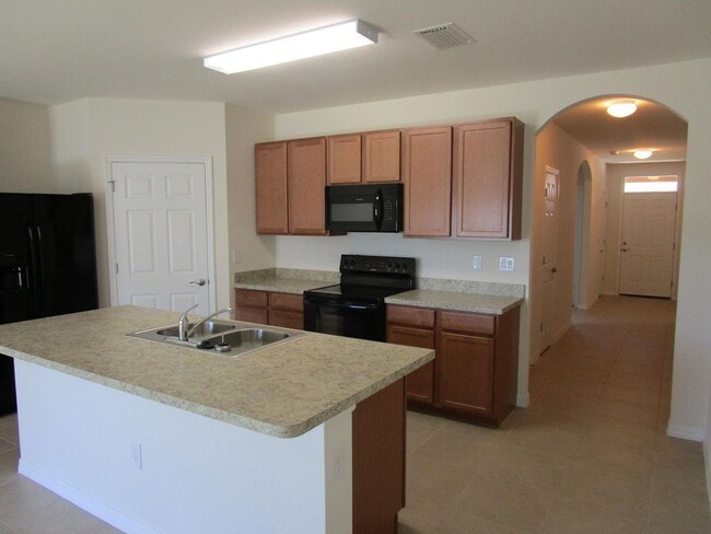 Building Photo - 913 SW 10th Pl