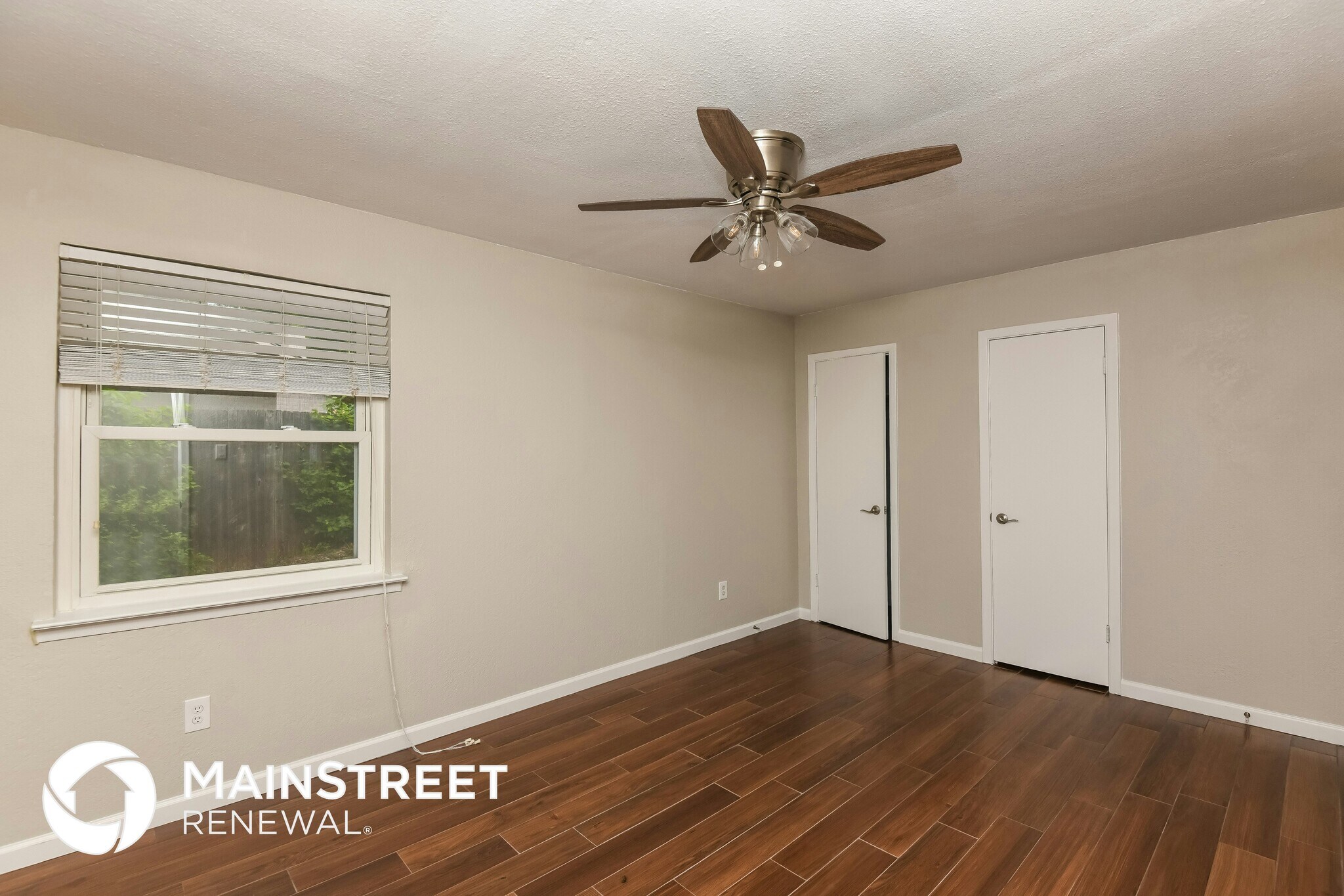 Building Photo - 812 Lake Pl