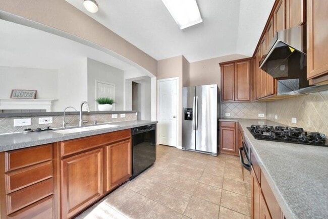 Building Photo - 815 McIntosh Bend Dr