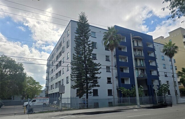 Building Photo - 546 SW 1st St