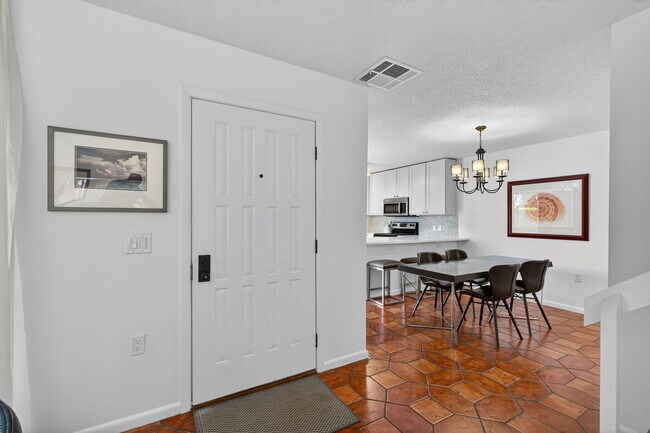 Building Photo - 1700 Embassy Dr