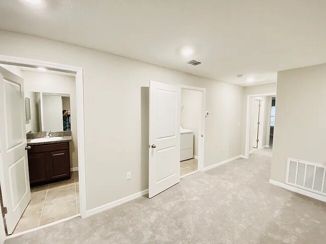 Building Photo - 4542 Globe Thistle Dr