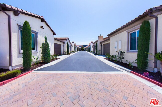 Building Photo - 10922 Mesa Ct