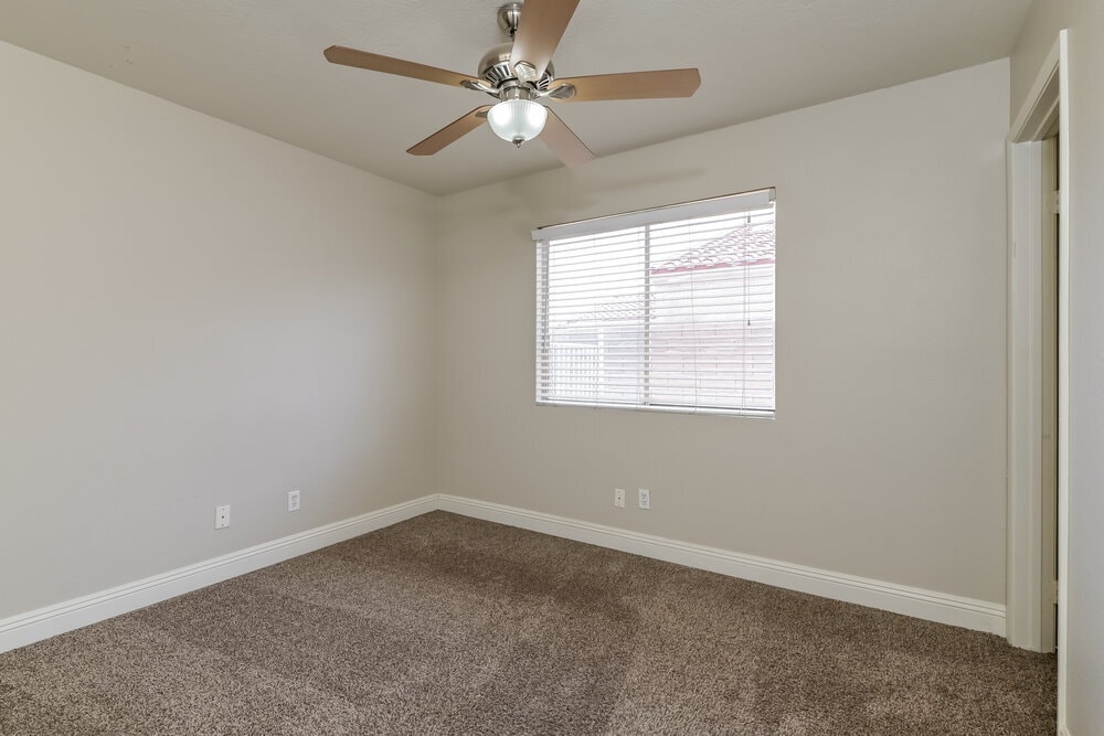 Building Photo - 445 Opal Dr