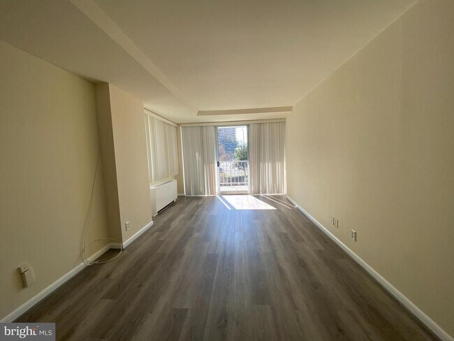 Building Photo - 301 Beauregard St