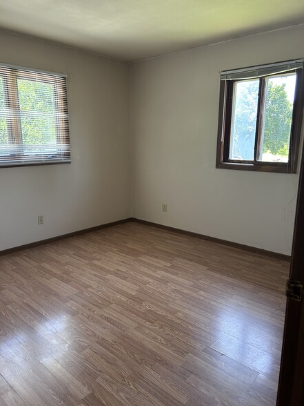 Bedroom 3 - 1230 S Thompson Dr