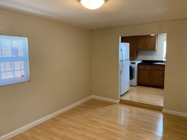 Building Photo - Tucked Away Antioch Home!