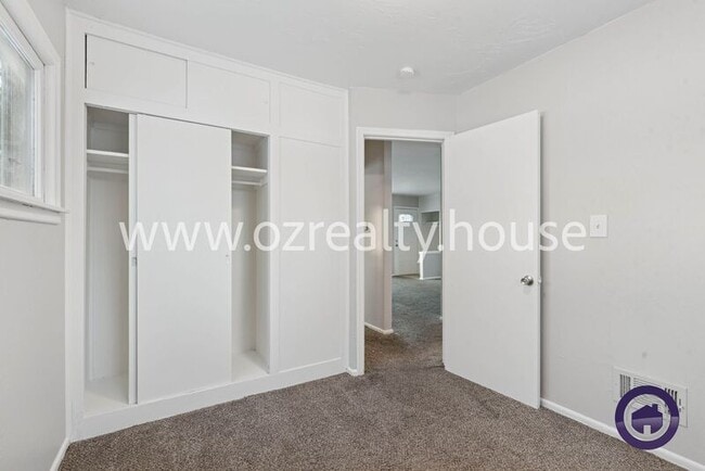 Building Photo - 532 W Capistrano Ave