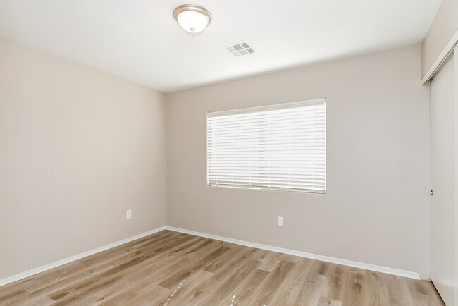 Building Photo - 92 El Castillo Ct