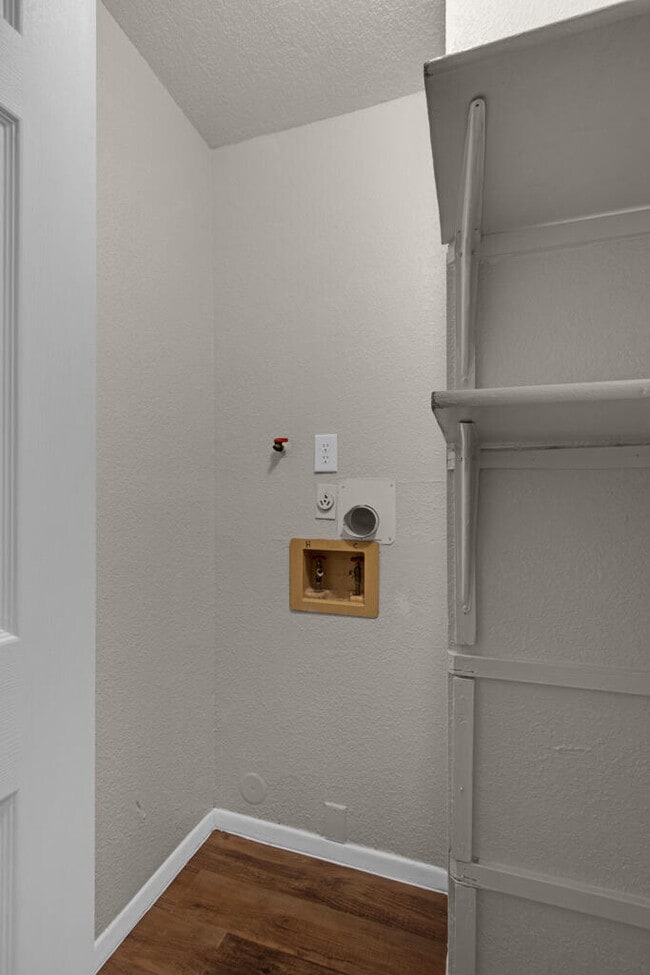 Building Photo - 408 Nino Aguilera St