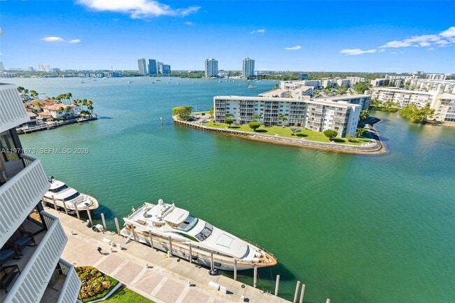 Building Photo - 1000 W Island Blvd