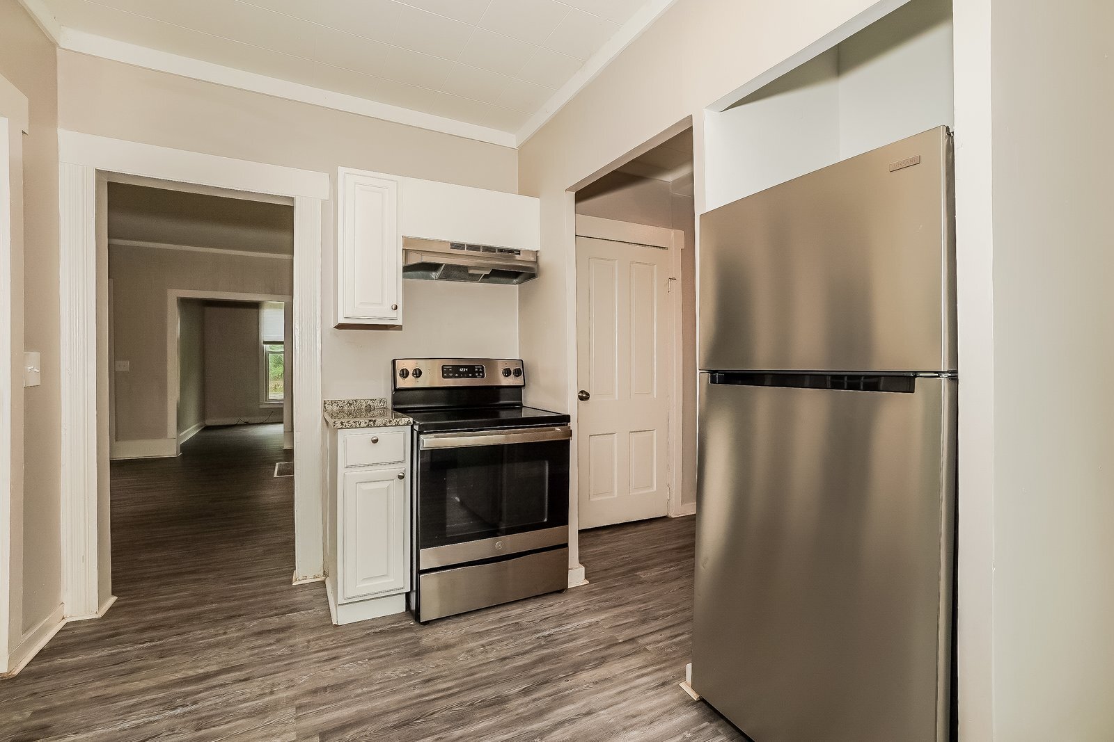 Building Photo - 691 Wooster Road North