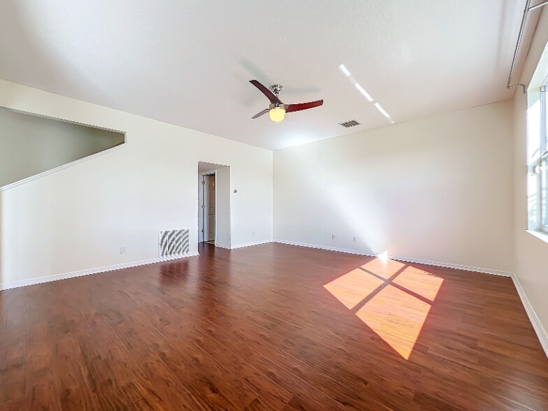Building Photo - 4804 Adair Oak Dr