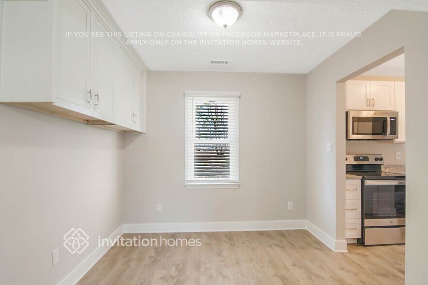 Building Photo - 51 Enesco Cir
