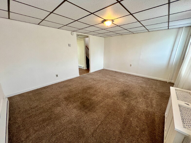 Building Photo - 137 E Summit St