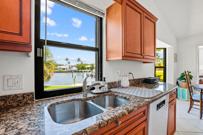 Building Photo - 10762 SE Burgee Ct