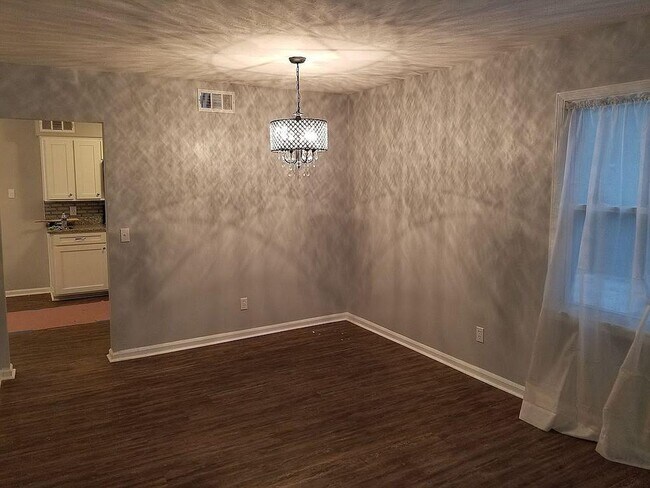 Building Photo - 4 bedroom 3 bath NE Columbus/ Ft. Moore