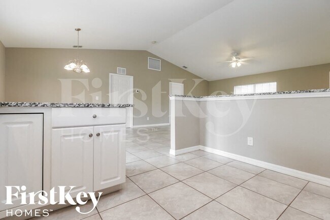 Building Photo - 10379 Grail Ave