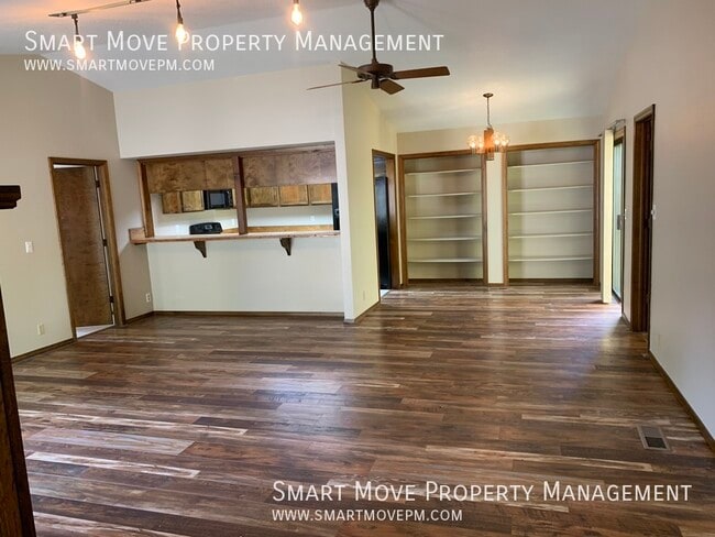 Building Photo - 2135 E Serene Dr