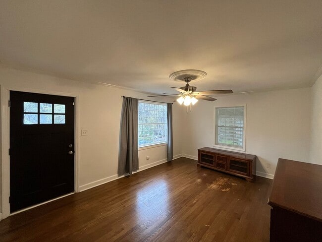 Building Photo - Newly Remodeled 3BD, 2BA Raleigh Home with Fenced Yard in Prime Location Near Downtown Raleigh, N...