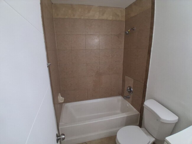 Building Photo - 1333 S Dixie Hwy