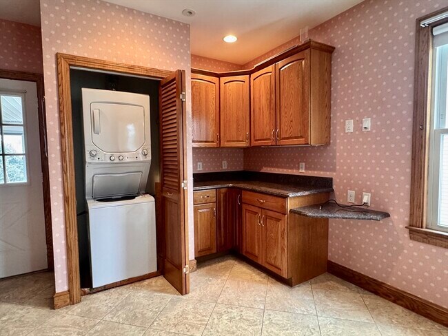 Building Photo - 39-41-41 Rich St