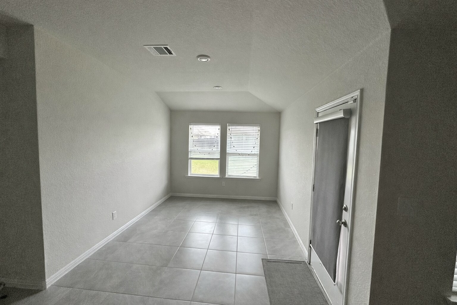 Building Photo - 300 Low Bramble Dr