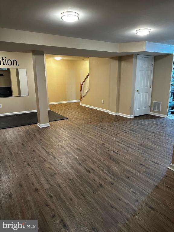 Building Photo - 6909 Yeoman Ct