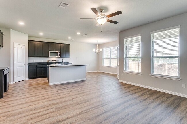 Building Photo - Perfect for Your Growing Family! 1/2 off first Month