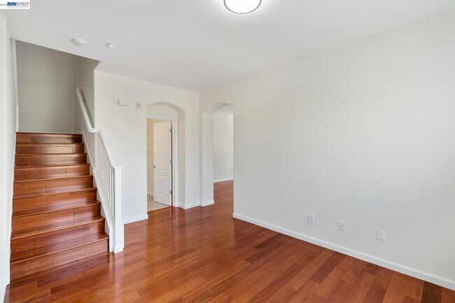 Building Photo - 7981 Bellina St