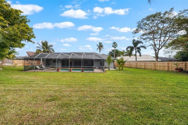 Building Photo - 6975 Bianchini Cir