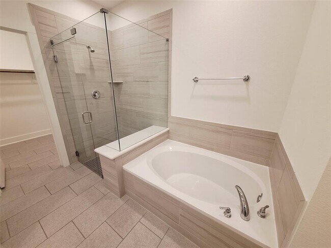 Building Photo - 1221 Brasano Pl