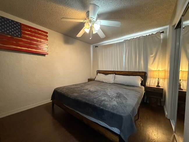 Building Photo - Great Location-3 Bedroom Daytona Beach Home w/Large AMAZING Backyard!