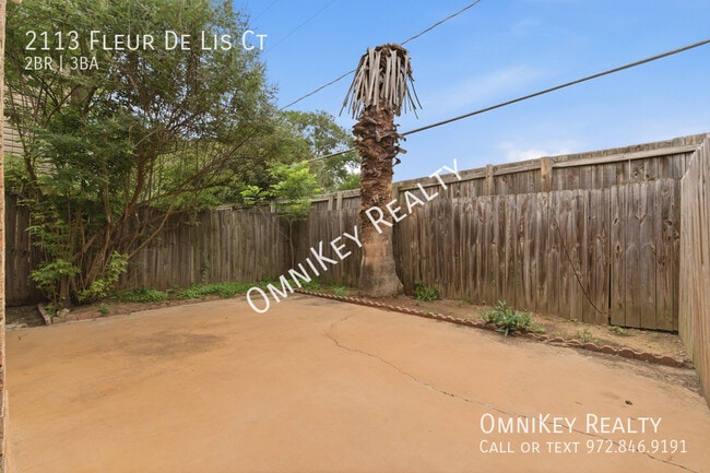 Building Photo - 2113 Fleur De Lis Ct