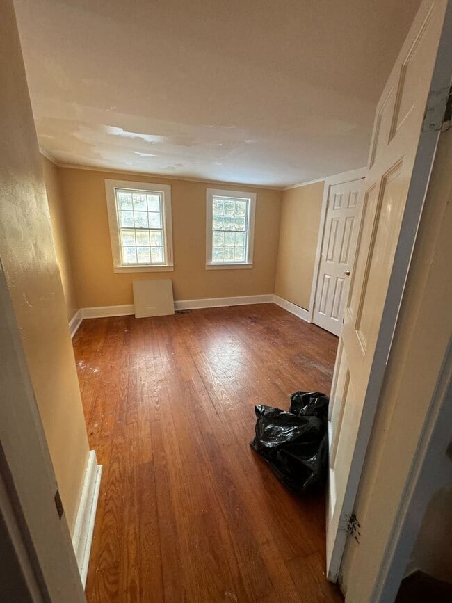 Building Photo - Cozy Two Story Home with Two Bathrooms.  ( CURRENTLY UNDER CONTRACT)