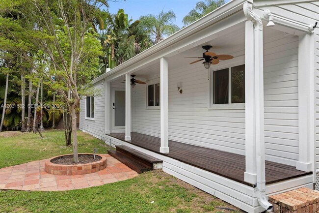 Building Photo - 3945 Loquat Ave