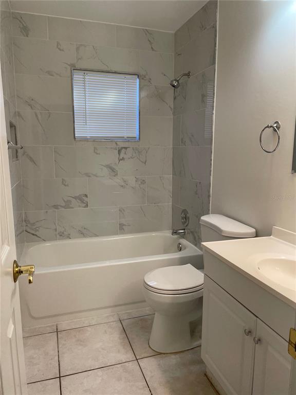 Building Photo - 1424 Chesterfield Dr