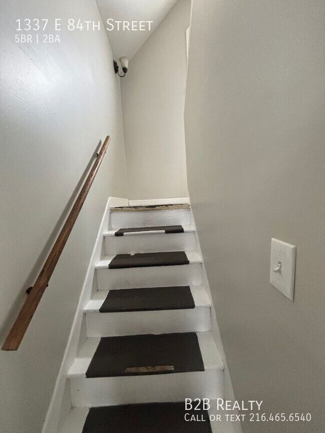 Building Photo - 1337 E 84th St