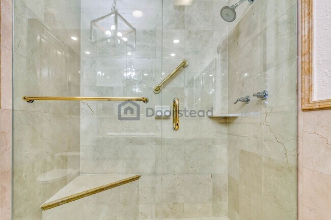 Building Photo - 603 S Mansfield Ave