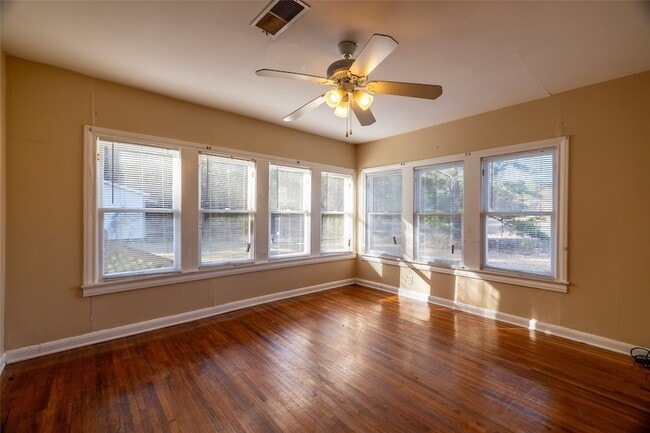 Building Photo - 2407 County Rd 2235