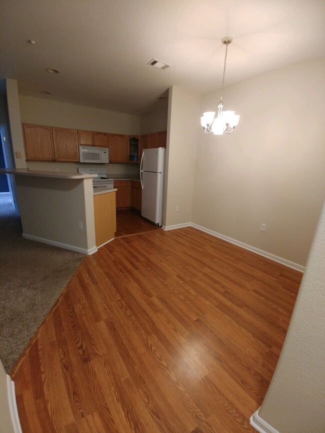 Dining area - 9390 W Chatfield Pl